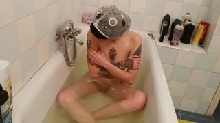 Beth Kinky - Behind the scene take a bath pt1 HD Beth Kinky - Amateur Gay Porn 3
